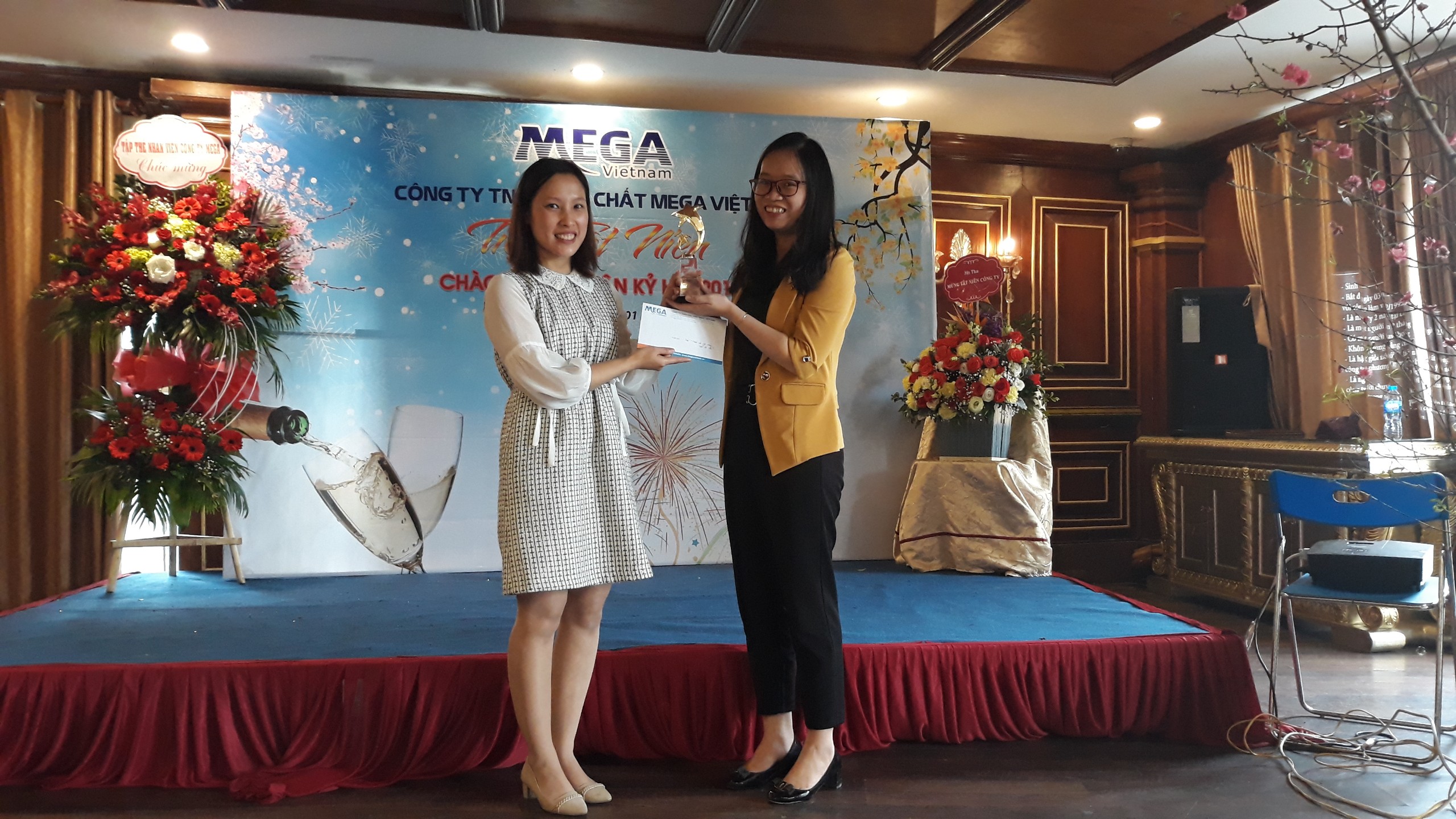 Ms. Nguyen Thi Cong - The Best Office Staff Award