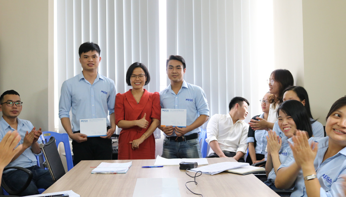 Văn phòng Hà Nội cùng tấm lòng gửi tới gia đình CBCNV Công ty tại Hà Tĩnh và T.T Huế.